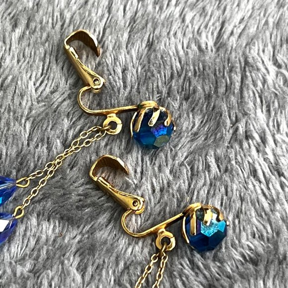 Vintage Blue Teardrop Crystal Dangle Clip On Earrings Gold Tone Bright - Picture 5 of 6